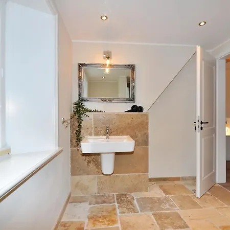 Doppelhaushaelfte Spo-stern بيت للعطل Böhl