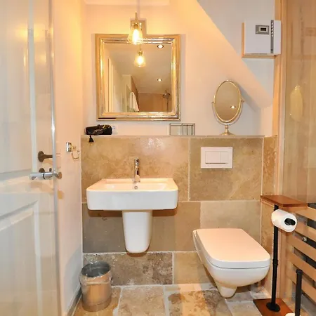 Doppelhaushaelfte Spo-stern Holiday home *